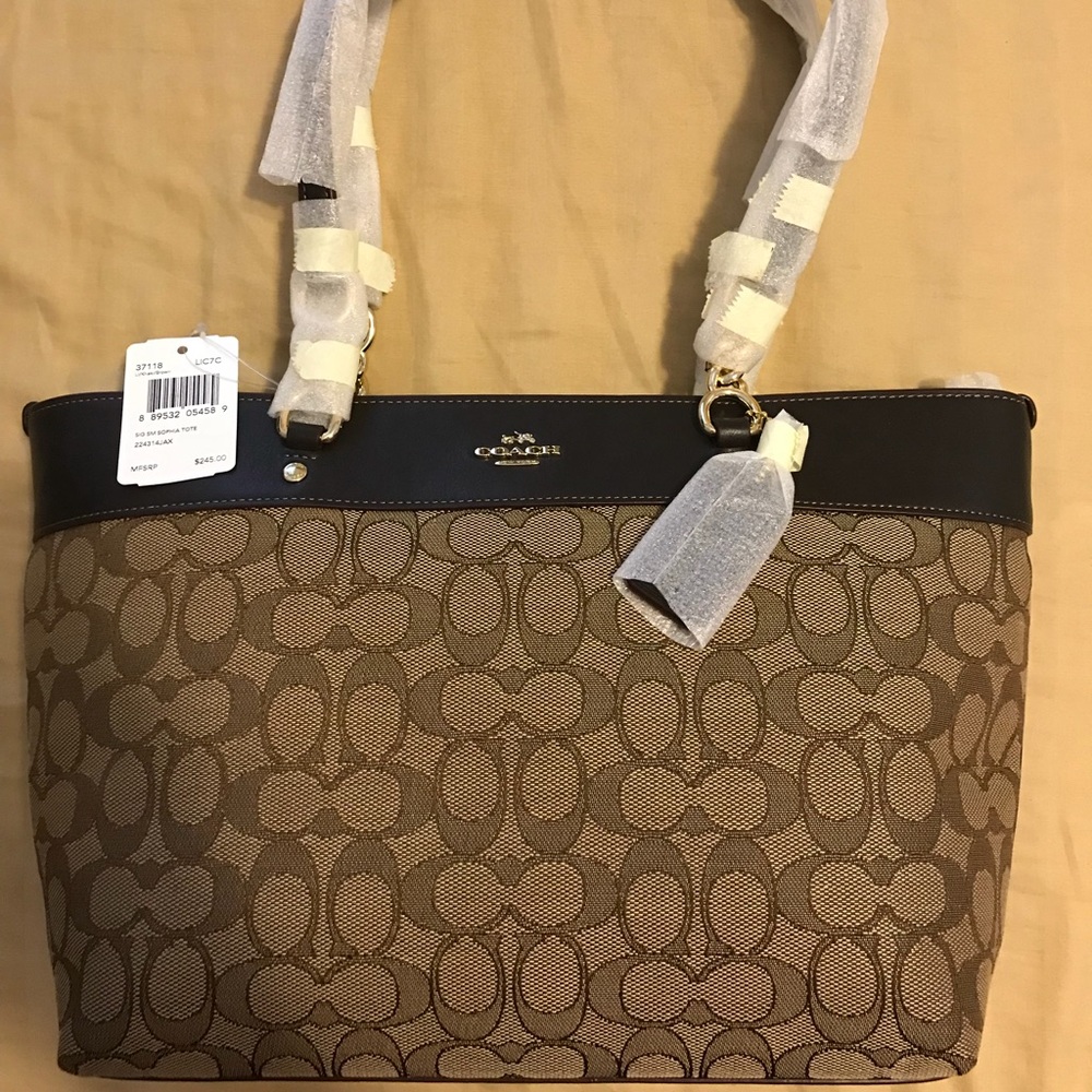 Authentic Coach Handbag. NWT